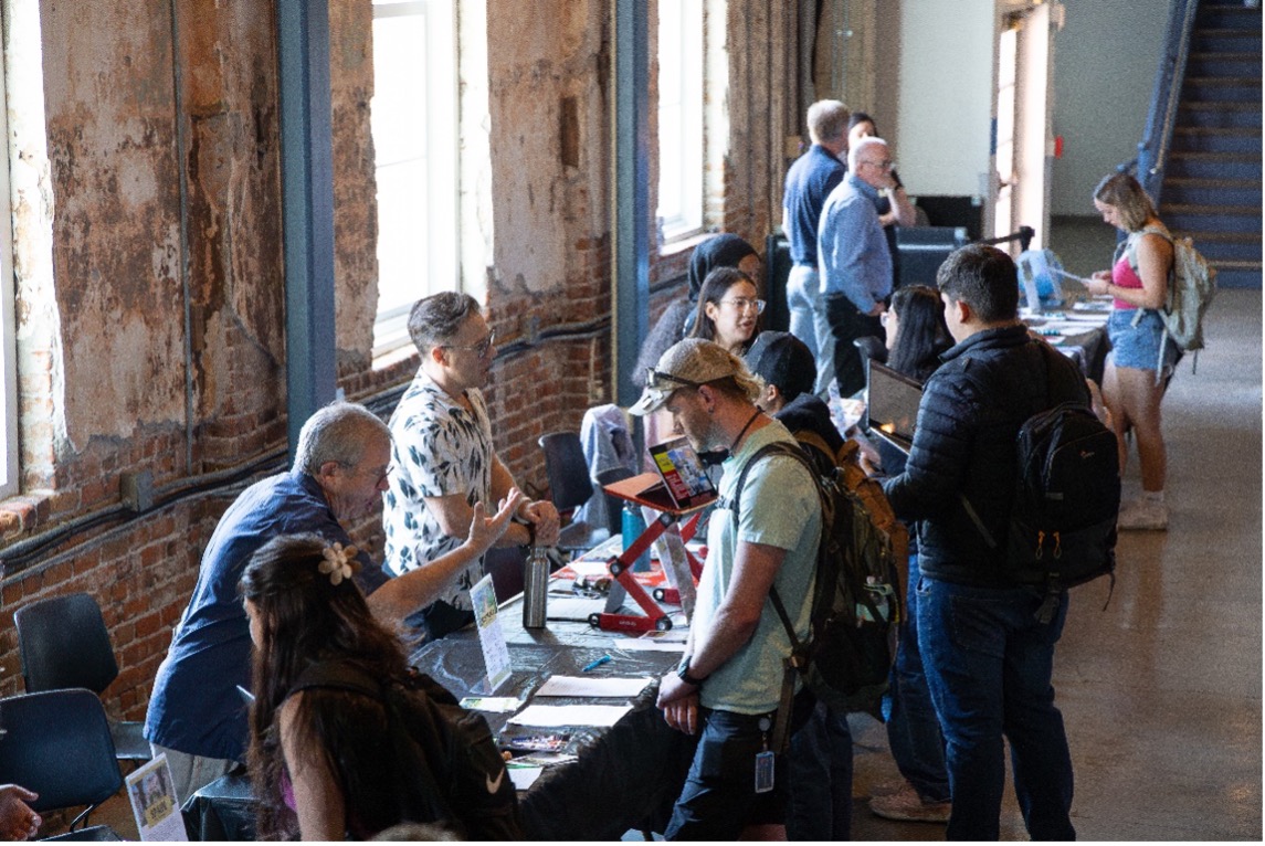 Faculty and learners at the fall study abroad fair